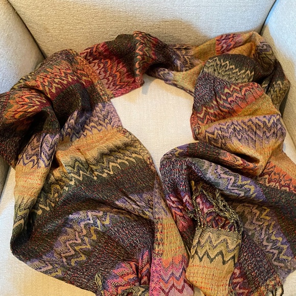 Cupcake International Hand-Loomed Wool Sca… - Picture 8 of 15